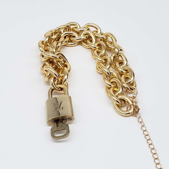 100% Auth Louis Vuitton Lock & Key with Unbranded Gold Plated Chain Necklace - Picture 7 of 7